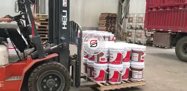 真石漆涂料裝車